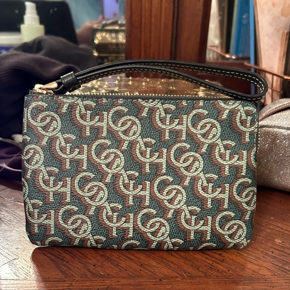 Coach Wristlet NWOT - Picture 2 of 4